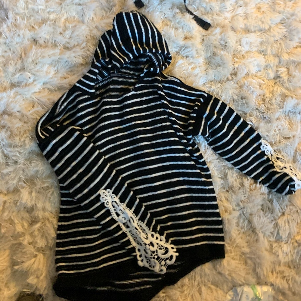 Knit sweater with hood